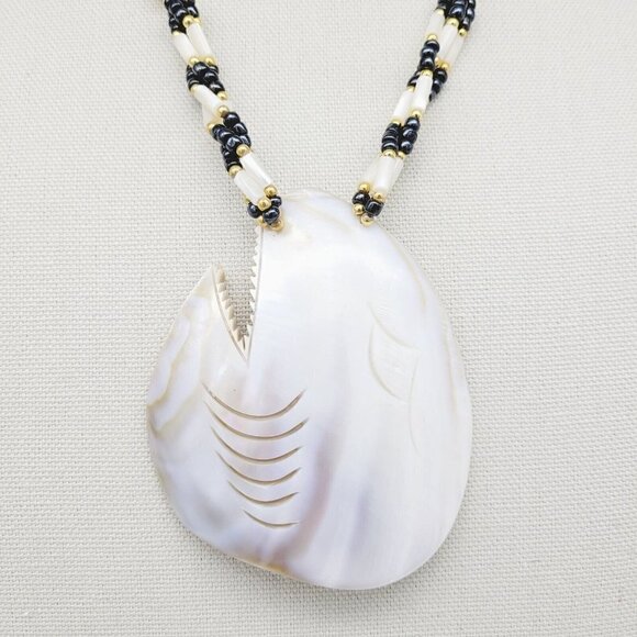 Large Mother Of Pearl Carved Shark Fish Head Pendant Statement Necklace Pearls - Picture 1 of 7